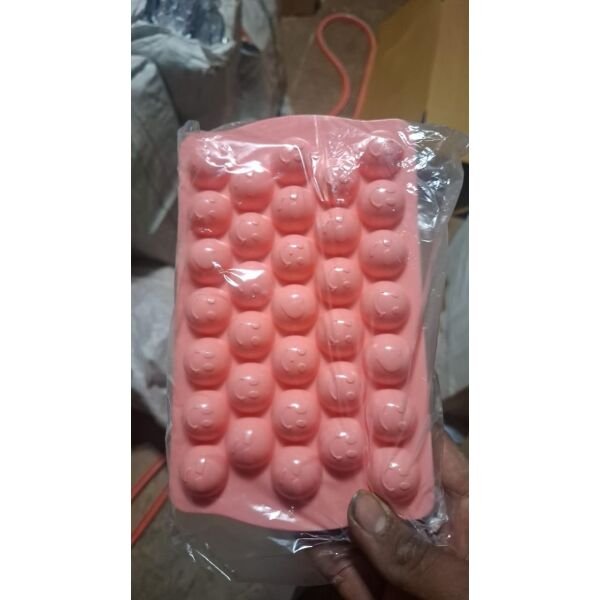 Plastic Reusable Flexible Round Ice Cube Trays - Image 3