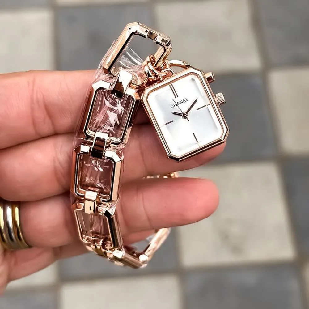 Stylish Chanel Watch For Women (SG2136)