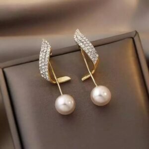 Avr Jewels Korean Beautiful Pearl Wing Stud Earrings 2 Pcs