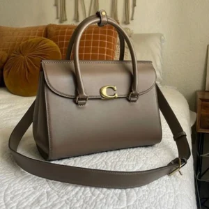 Stylish Coach Handbag For Women (BSF887)